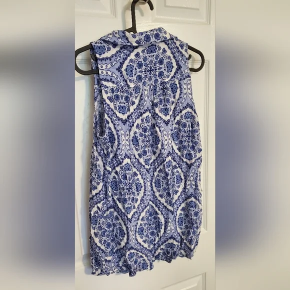 Motherhood Maternity Nice Flowy Top Size Small - Picture 2 of 3